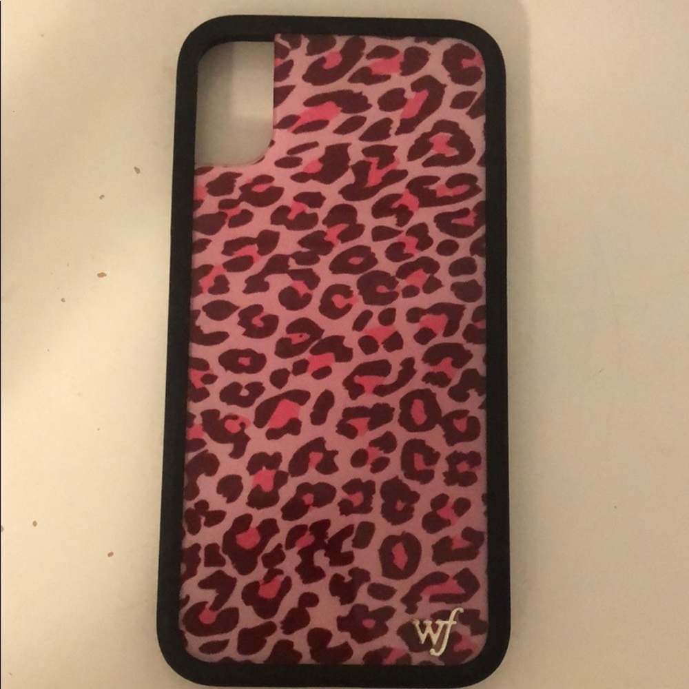 Pink cheetah print phone case